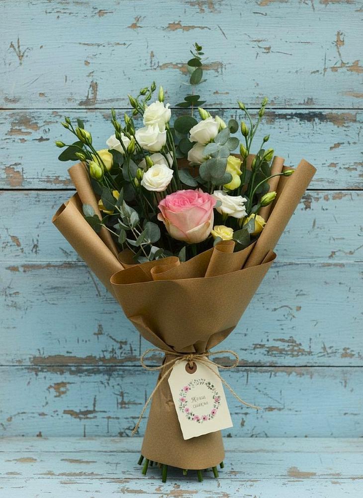 Букет цветов из: Розы и Лизиантусы в Кочубее