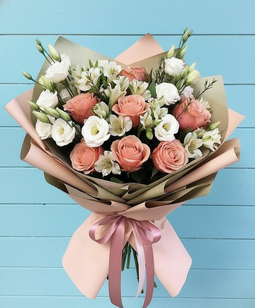 Букет цветов из: Розы, Альстромерии и Лизиантусы в Кочубее