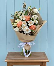 Букет цветов из:  Альстромерии, Лизиантусы, Розы и Хризантемы #REPLACE_PRED# Кочубее