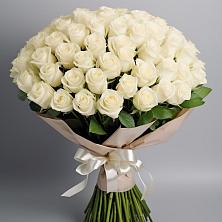 Букет 101 беля роза Белоснежка в Кочубее