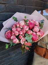 Букет розы в пальмах в Кочубее Букет цветов из: Розы в Кочубее