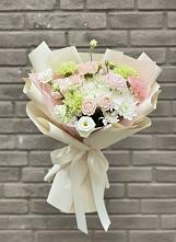Букет цветов из:  Гвоздики, Розы, Лизиантусы и Хризантемы в Кочубее