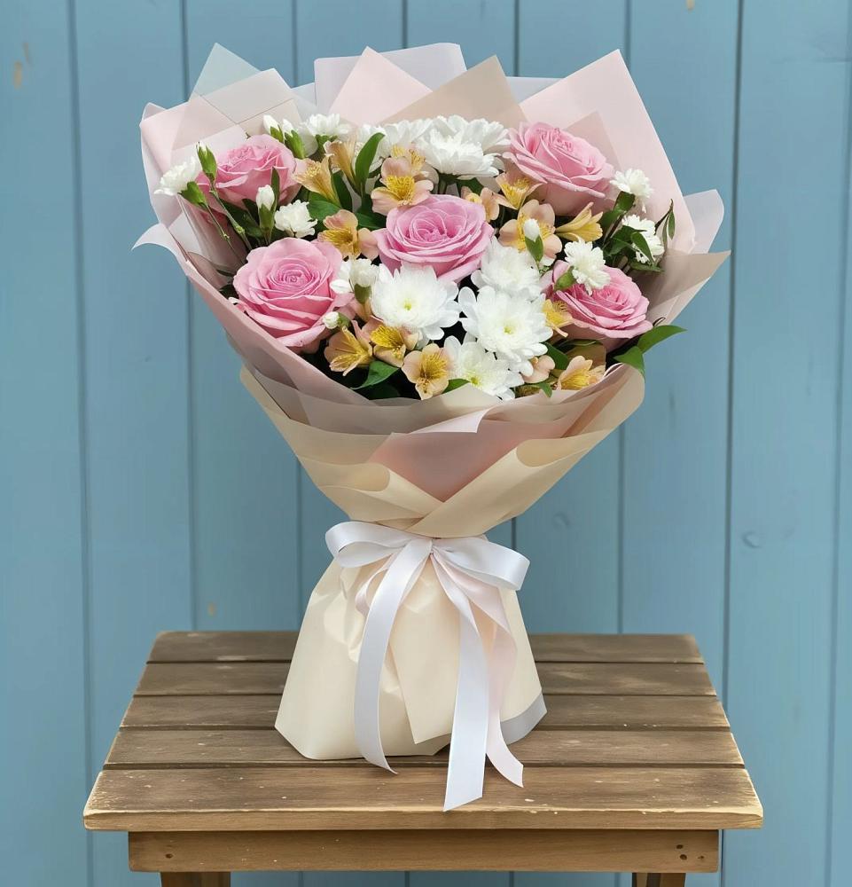 Букет цветов из: Гвоздики, Орхидеи и Розы в Кочубее