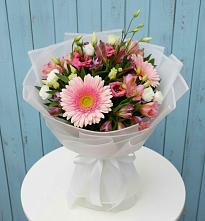Букет цветов из:  Герберы, Альстромерии и Лизиантусы в Кочубее