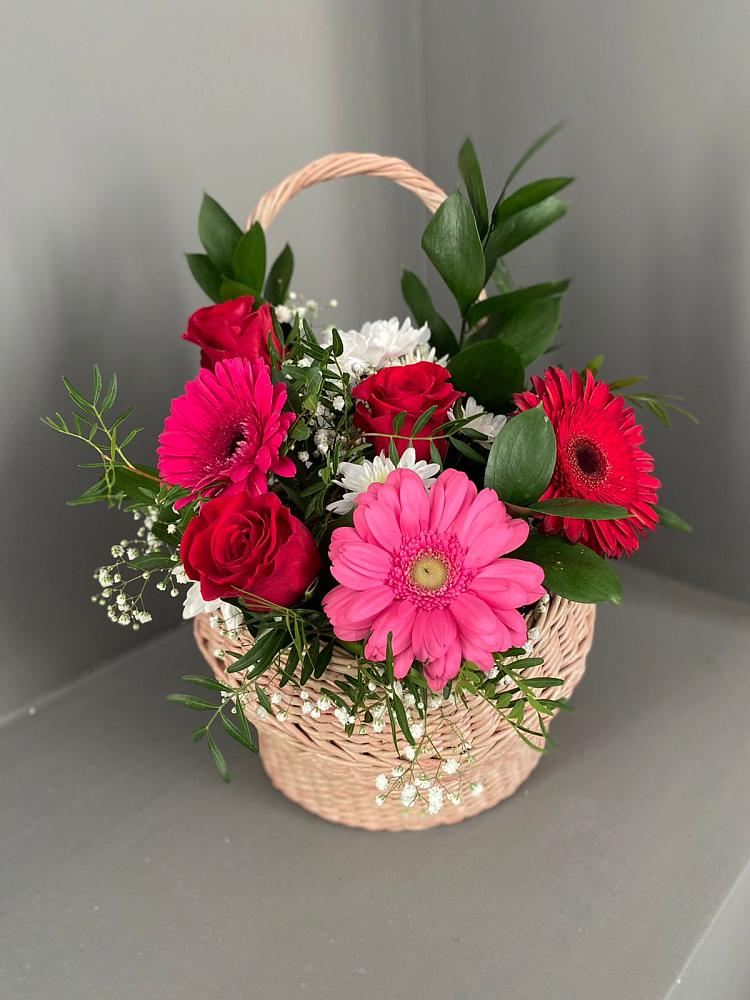 Цветочная композиция из Розы, Хризантемы и Герберы в корзине в Кочубее