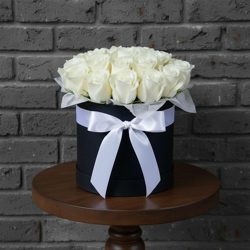 Цветочная композиция из Розы в шляпной коробке в Кочубее