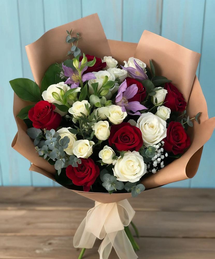 Букет цветов из: Розы и Альстромерии в Кочубее