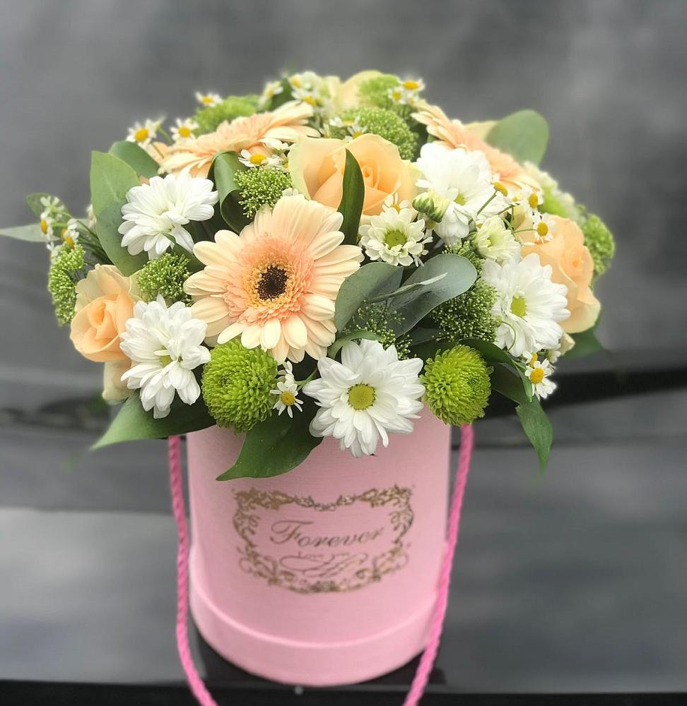 Цветочная композиция из Розы, Герберы и Хризантемы в шляпной коробке в Кочубее