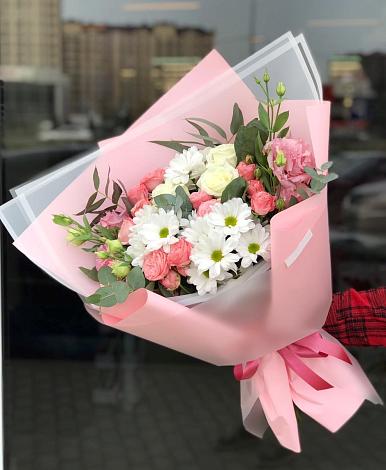 Букет цветов из: Розы, Лизиантусы и Хризантемы в Кочубее