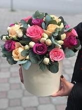 Цветочная композиция из Розы в шляпной коробке в Кочубее