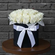 Цветочная композиция из Розы в шляпной коробке в Кочубее