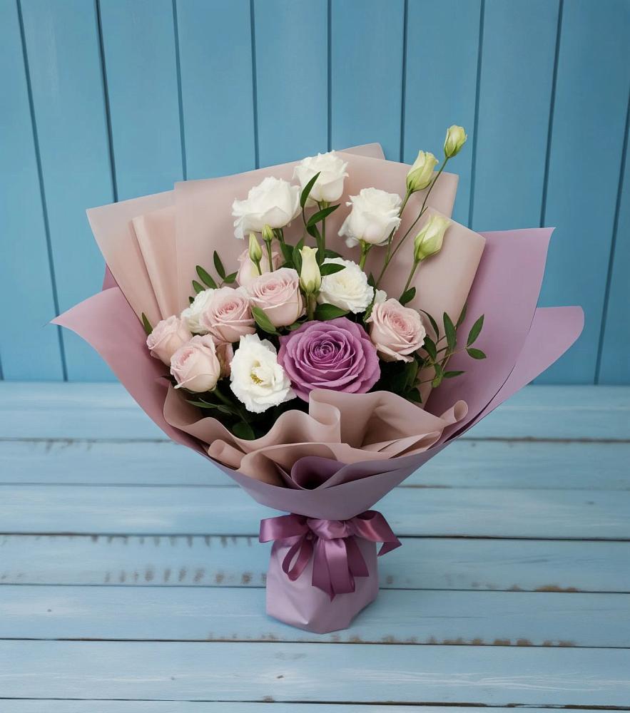 Букет цветов из: Розы и Лизиантусы в Кочубее